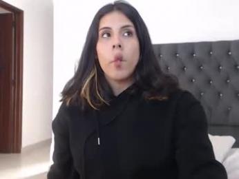 serenaroussee webcam model stream image