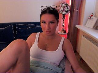 Heaven Hill webcam model stream image