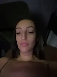 BelleLouiseVp webcam stripchat model stream image