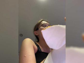 Littleotter webcam model stream image