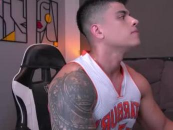 tyler_muscle webcam model stream image