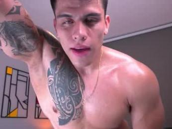 tyler_muscle webcam model stream image