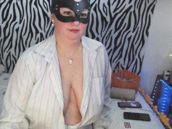 GoldenFisha webcam model stream image