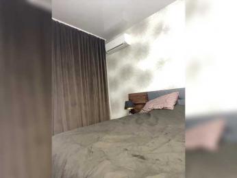 Lindseya webcam model stream image