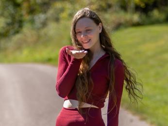 AnnaRosella webcam model stream image