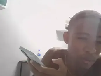 youngAndReckles webcam model stream image
