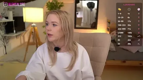 LexieLoree webcam model stream image