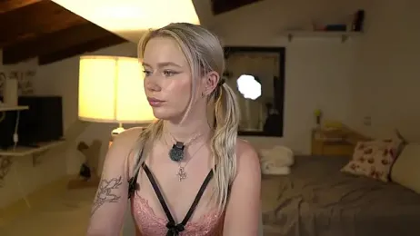 LexieLoree webcam model stream image