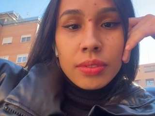 sarasaenz2 webcam model stream image