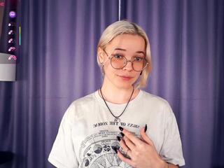 Ashleigh Connington webcam model stream image