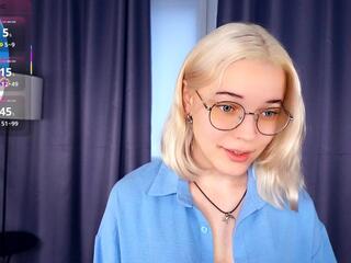 Ashleigh Connington webcam model stream image