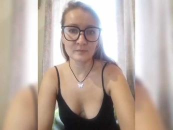 Yuliya333 webcam model stream image