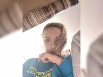 Lola3000 webcam model stream image