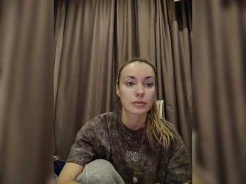 Lola3000 webcam model stream image