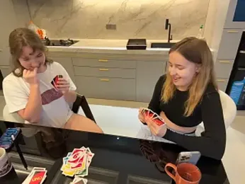 Nura_n_Sarah webcam model stream image