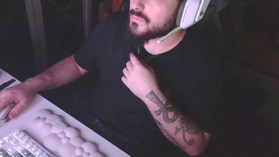 yosi001 webcam model stream image