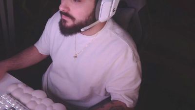 yosi001 webcam model stream image