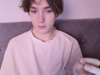 callmenineoneseven webcam model stream image