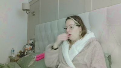 MillyKitch88 webcam model stream image