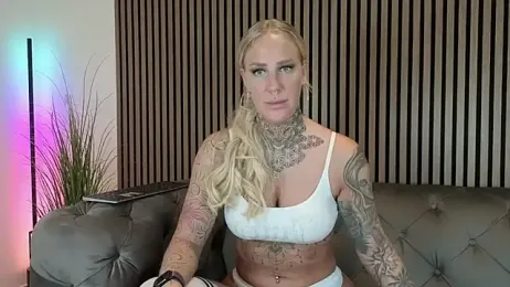 Lara-CumKitten webcam model stream image