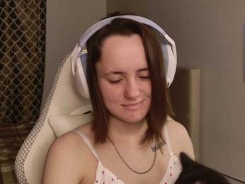 LunaL0ve webcam model stream image