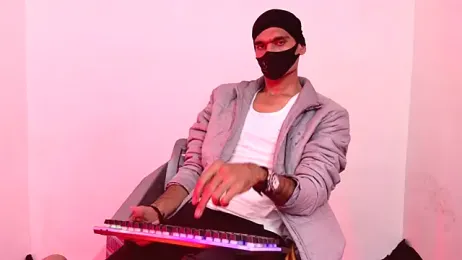 Max_morning_star webcam model stream image