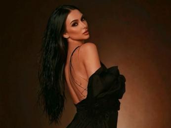 Raisa webcam model stream image