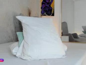 laralane_ webcam model stream image