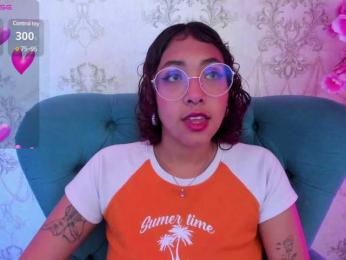 Oliv-Jones webcam model stream image