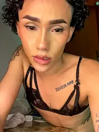 Ambarhilton webcam stripchat model stream image