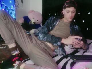 Tyler Thin webcam model stream image