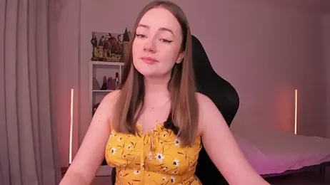 WalkingGirl webcam model stream image