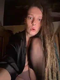 MenaDreadfull webcam model stream image