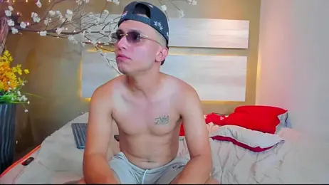 NaughtySweetss webcam model stream image