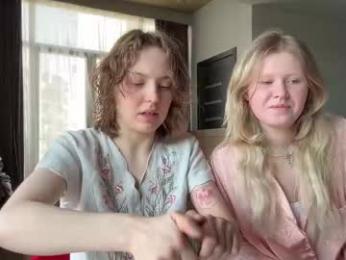 holydori webcam model stream image