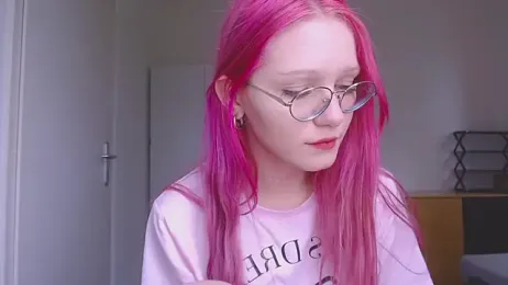 Cut1e-beauty- webcam model stream image