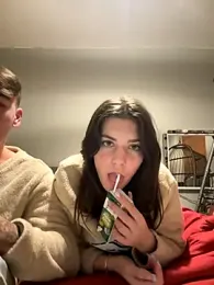 YoungCouple2007 webcam model stream image