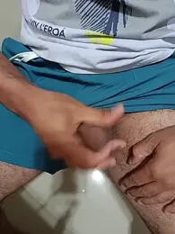 Gallo001 webcam model stream image