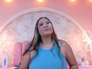 Mia Laurent webcam model stream image