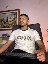 ArturoCardona_ webcam model stream image