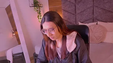 LauraaGomezz__ webcam model stream image