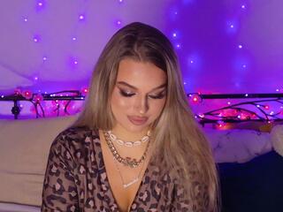 Nikki Alman webcam model stream image