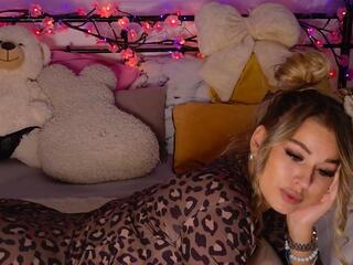 Nikki Alman webcam model stream image