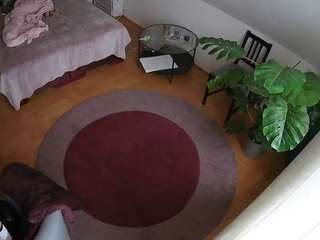 voyeurcam-julmodels-whitebed-5 webcam model stream image