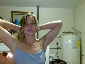 missymilf webcam model stream image