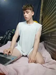 TaylerWhite webcam model stream image