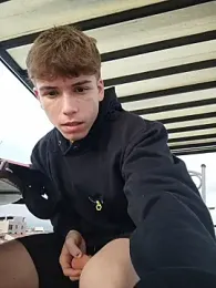 TaylerWhite webcam model stream image