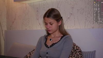 AnneVerity webcam model stream image