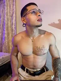 Matt_your_master_ webcam model stream image