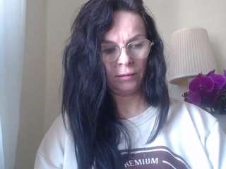 glamhelen webcam model stream image